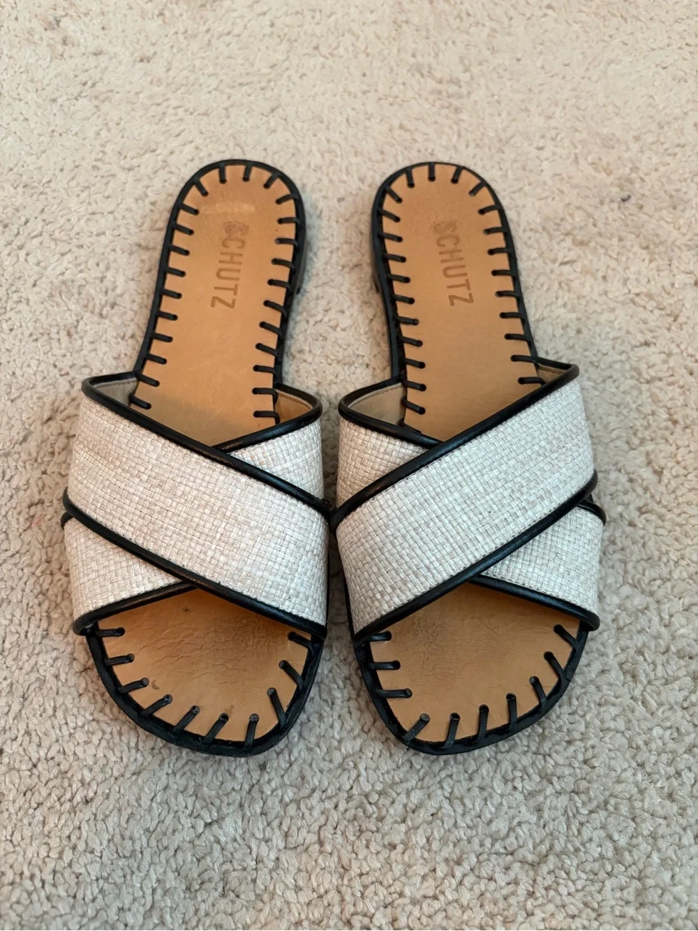 Schutz Alita‎ Flat Sandals Nude Black Women’s Size 6B Strappy Minimalist Leather